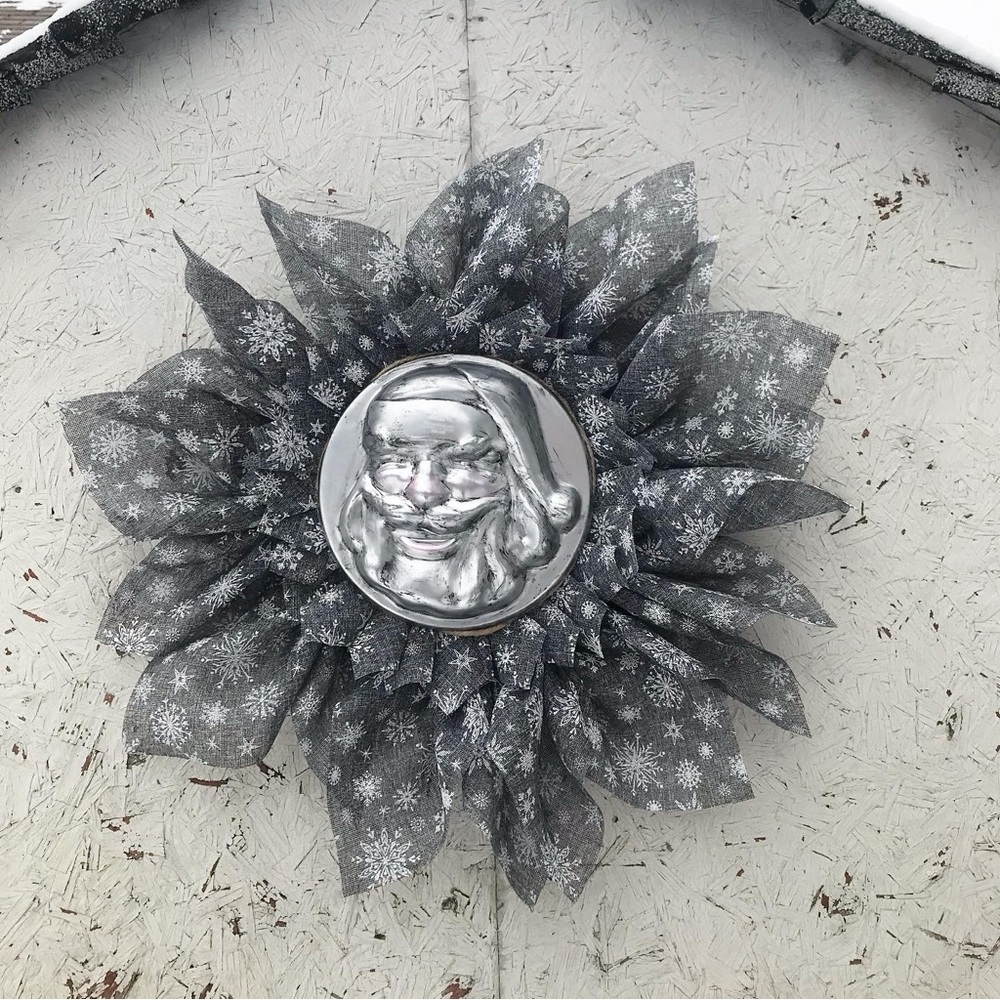 Metal Santa Wreath